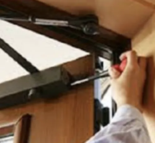 玄関ドアの開閉調整