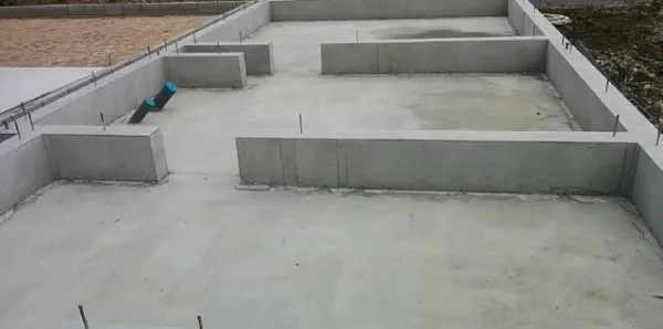 基礎出来型検査